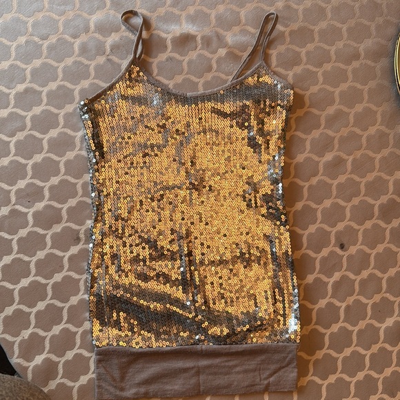 Beautiful small silver sequin top - Picture 2 of 4